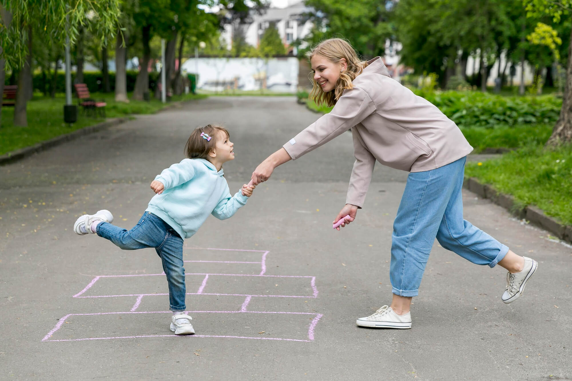 Brincadeiras antigas para se divertir e aprender